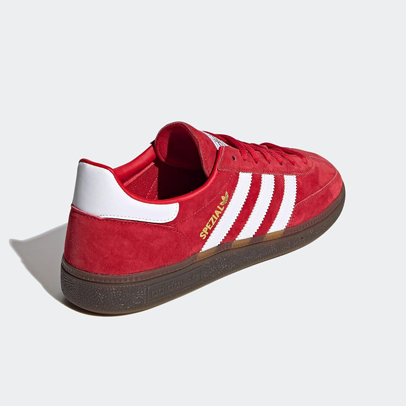 Street Fashion Hong Kong - Adidas Trefoil Retro Wildleder-Skateschuhe, klassische 3