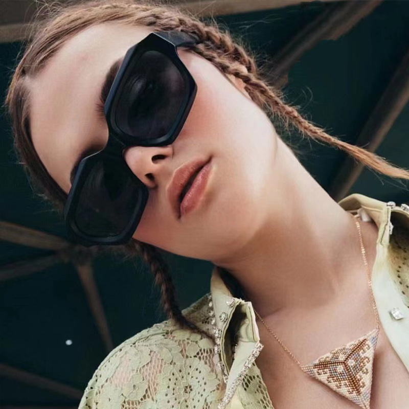 Einfache Sonnenbrille mit raue – Street Fashion Photographers Bewertung und Preis